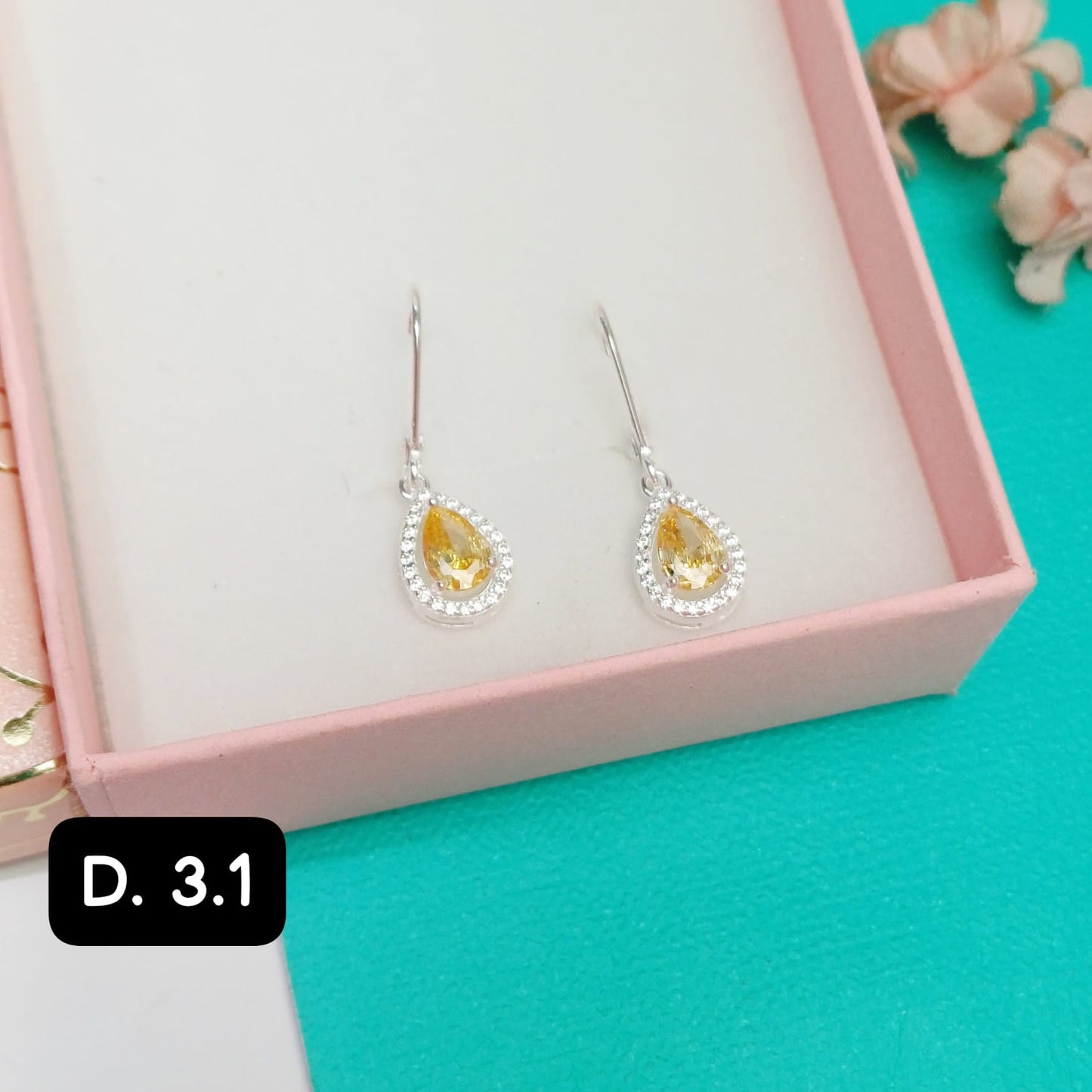 Arete de diseño de lagrima