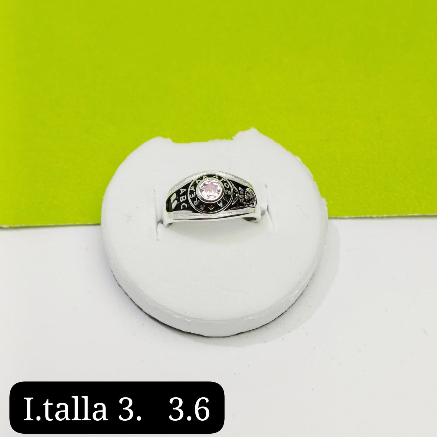 Anillo de graduación preparatoria