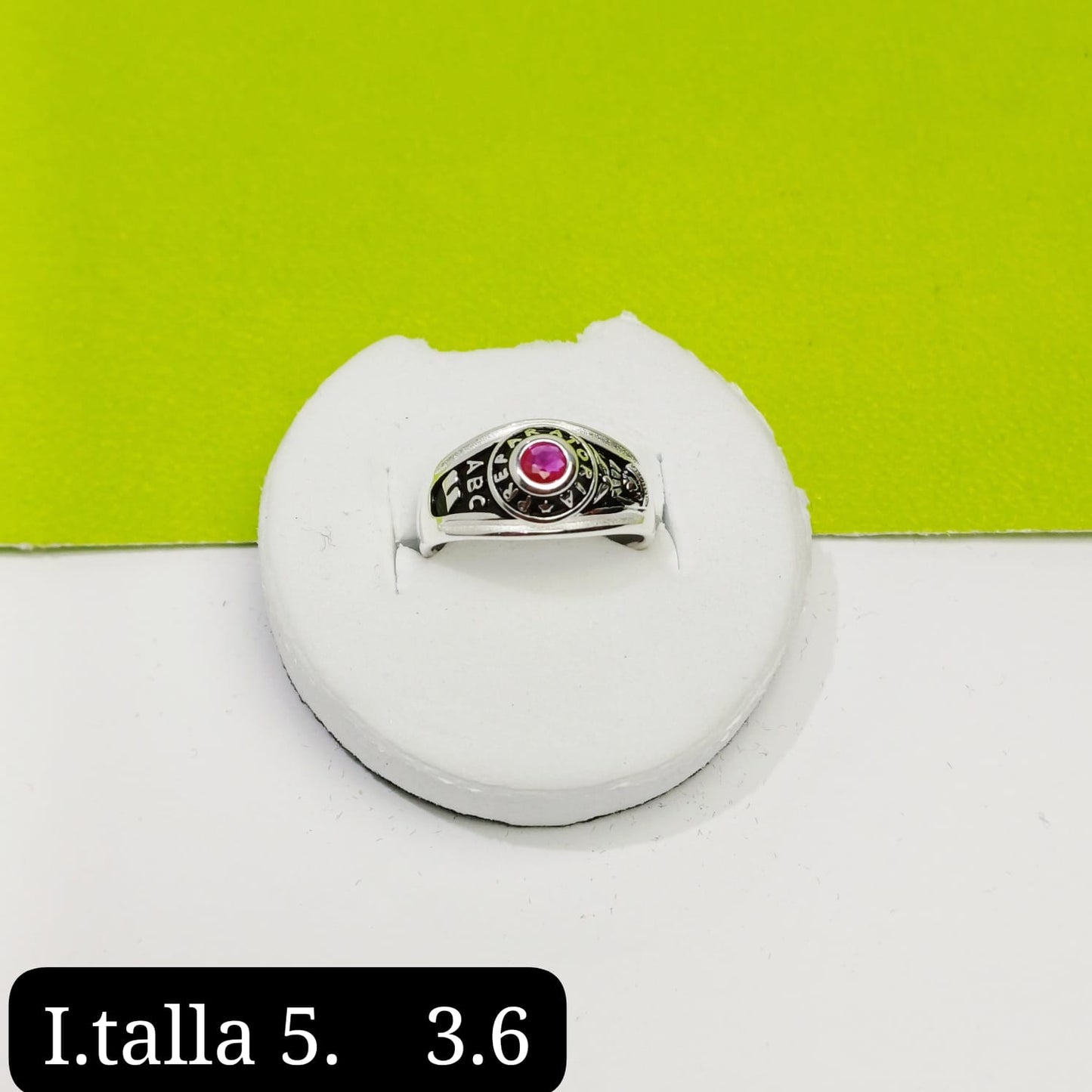 Anillo de graduación preparatoria