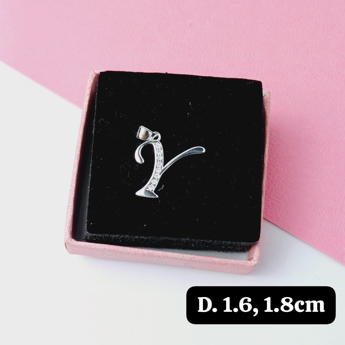 Dije de inicial "Y"