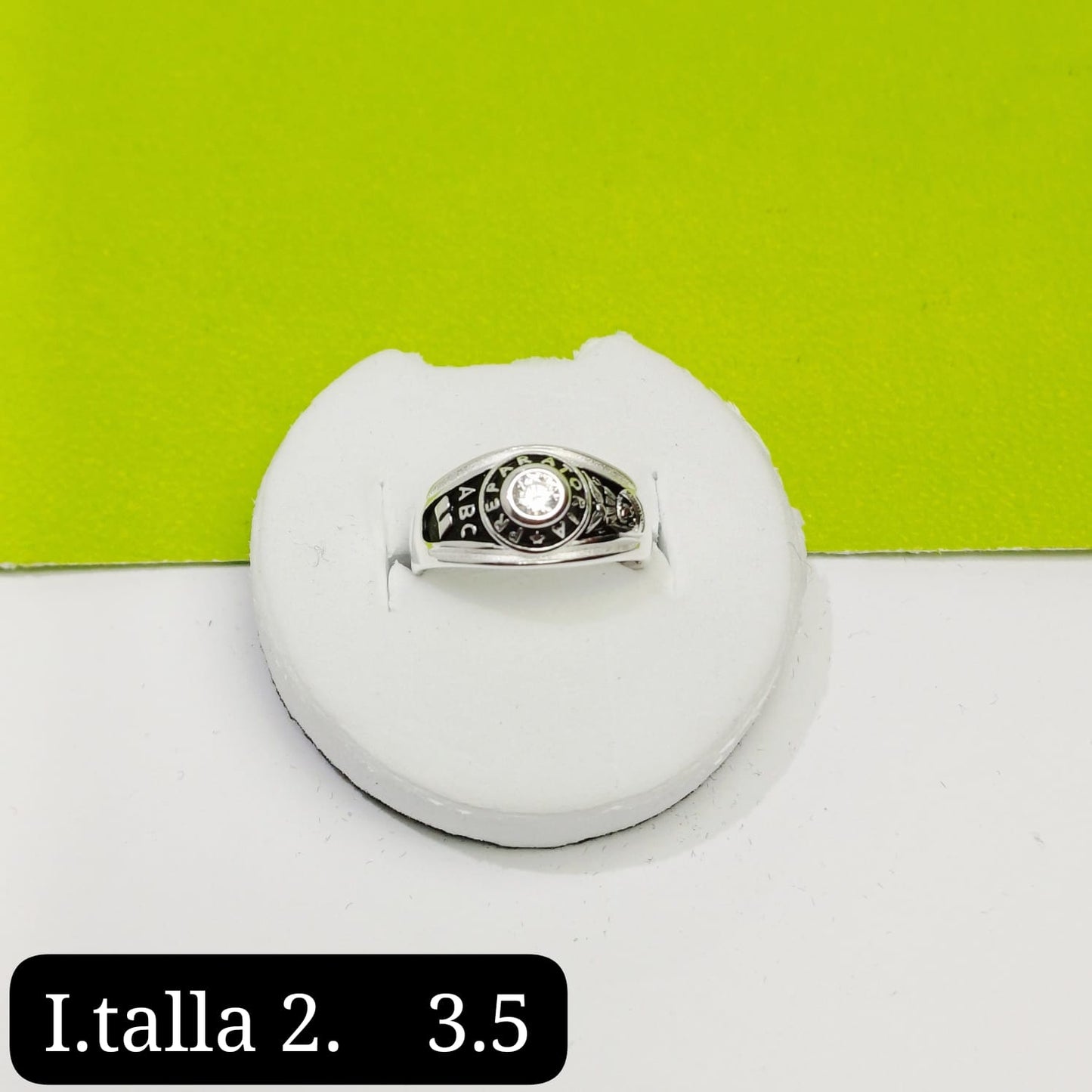 Anillo de graduación preparatoria