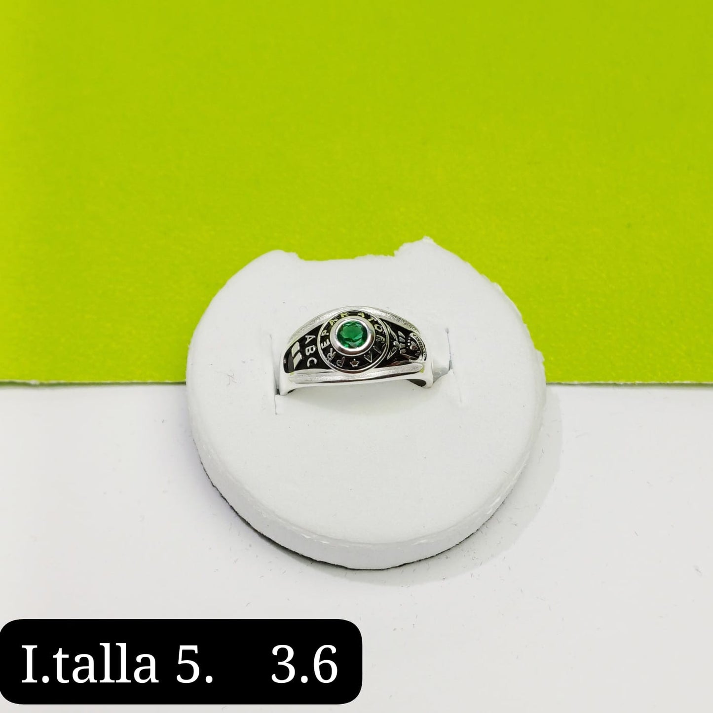 Anillo de graduación preparatoria