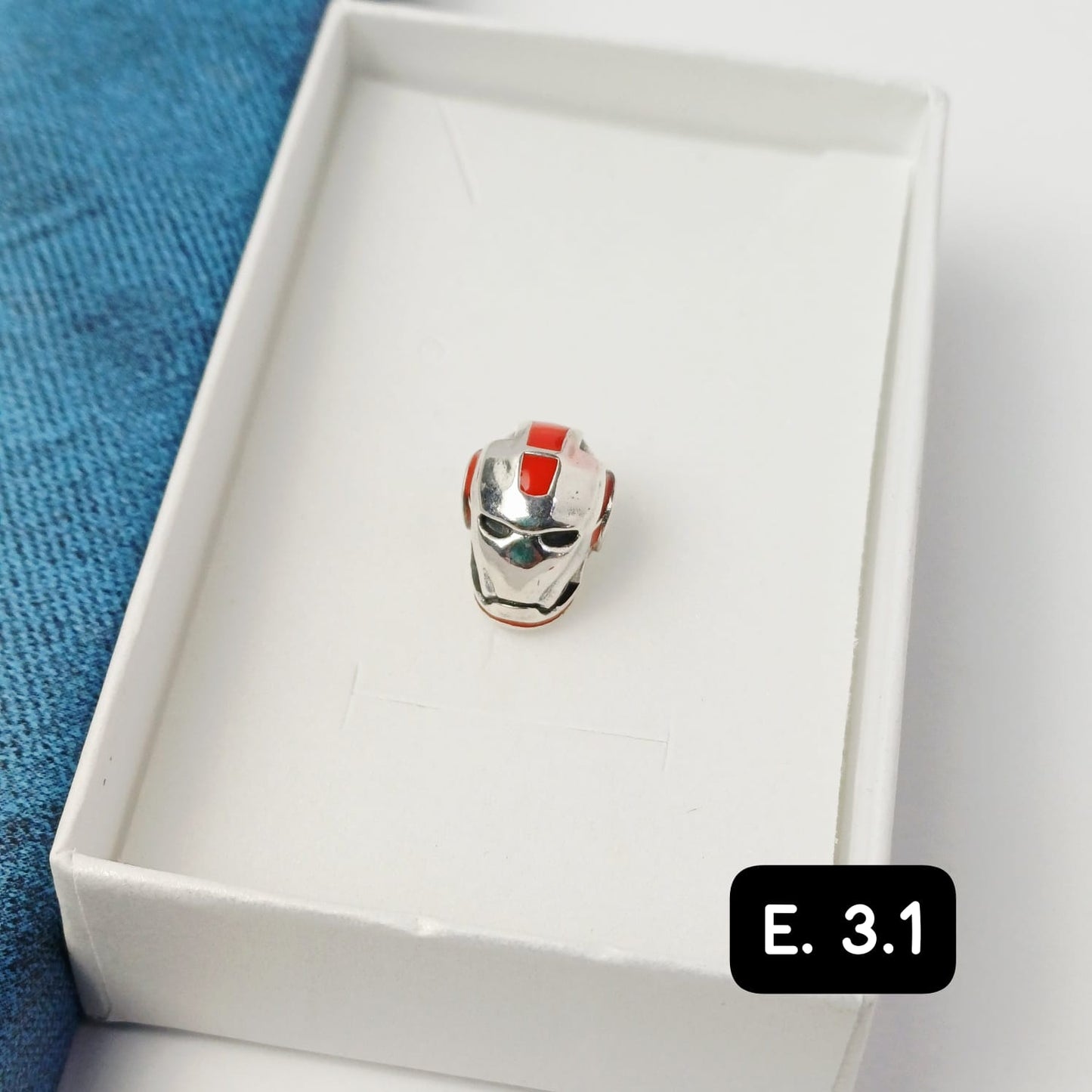 Dije de casco de Iron Man