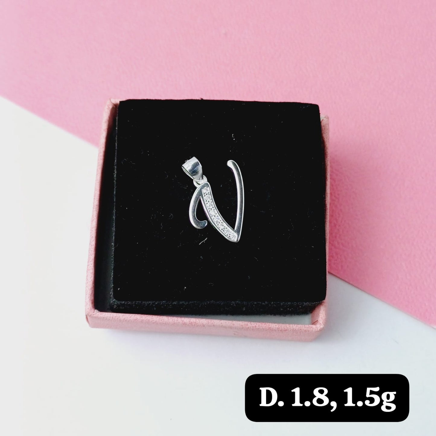 PDF40 - Dije de inicial "V"