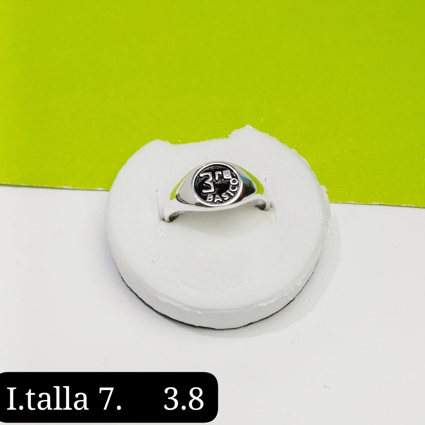 Anillo de graduación 3ro básico