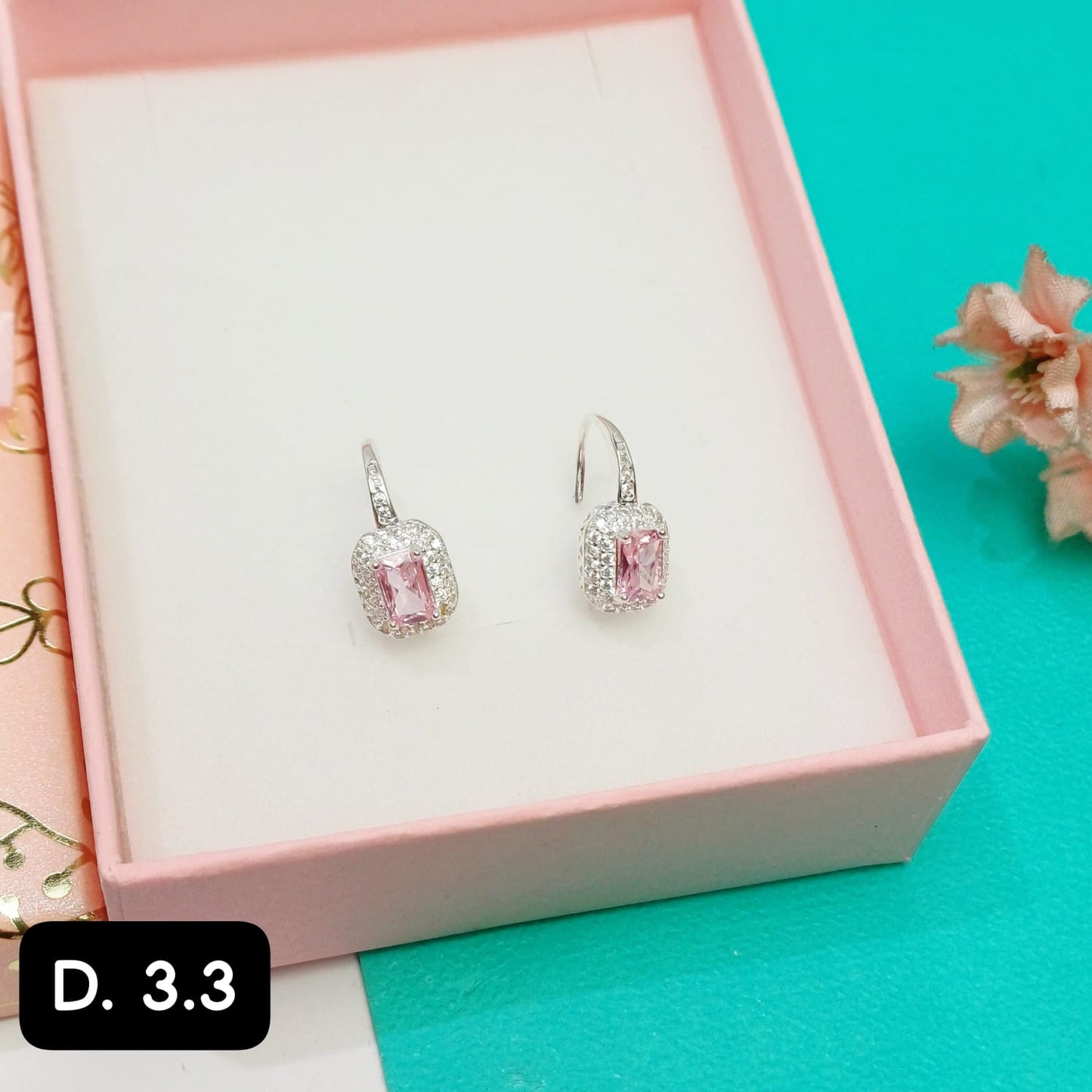 Arete de diseño cuadrado