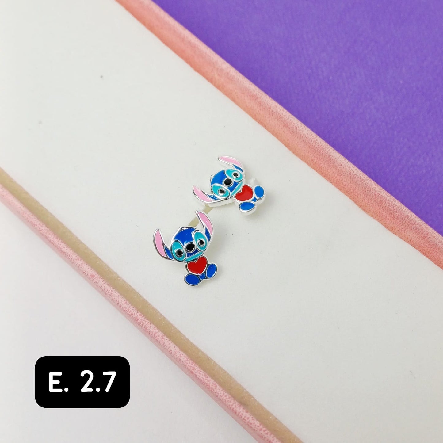 Arete pegado de stich