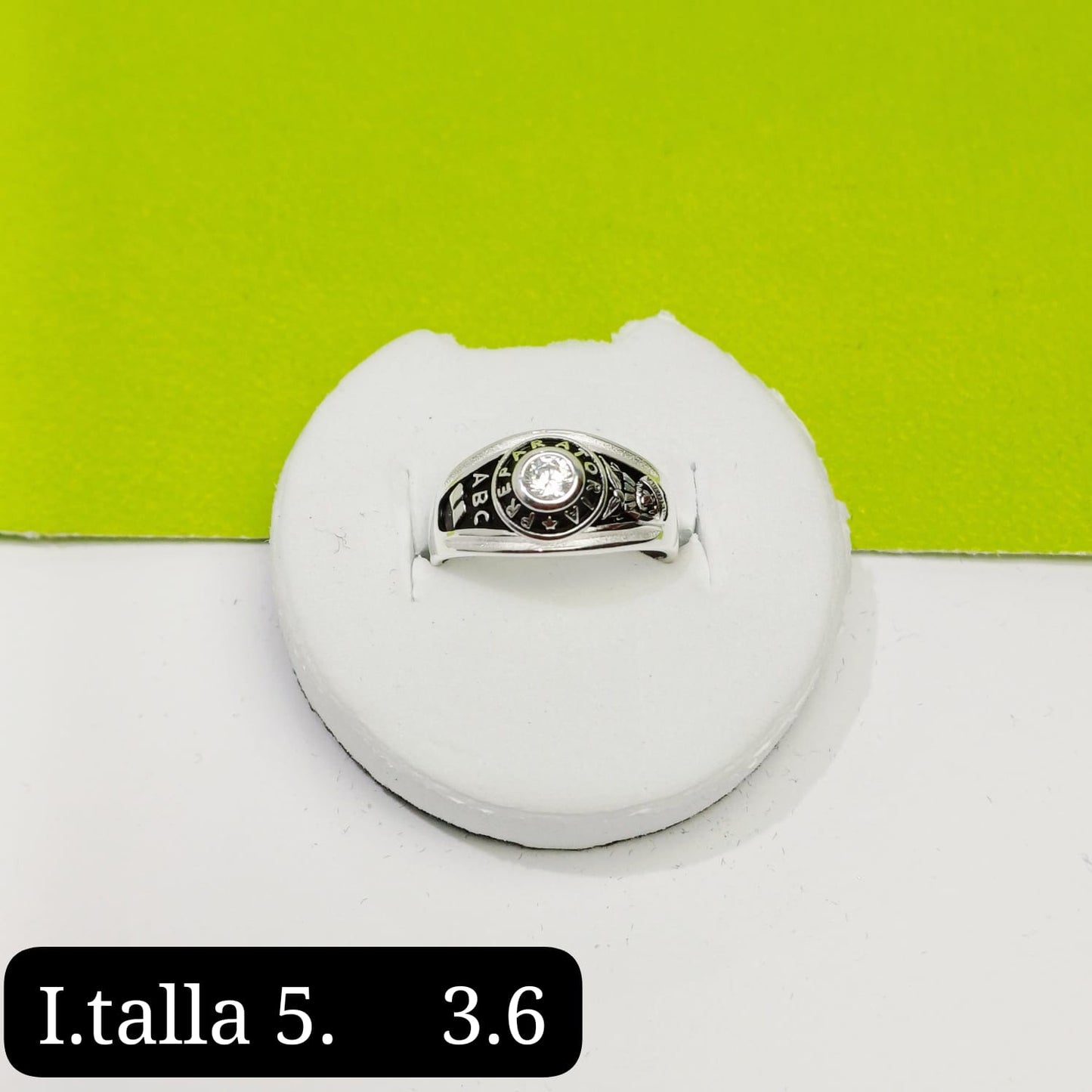 Anillo de graduación preparatoria