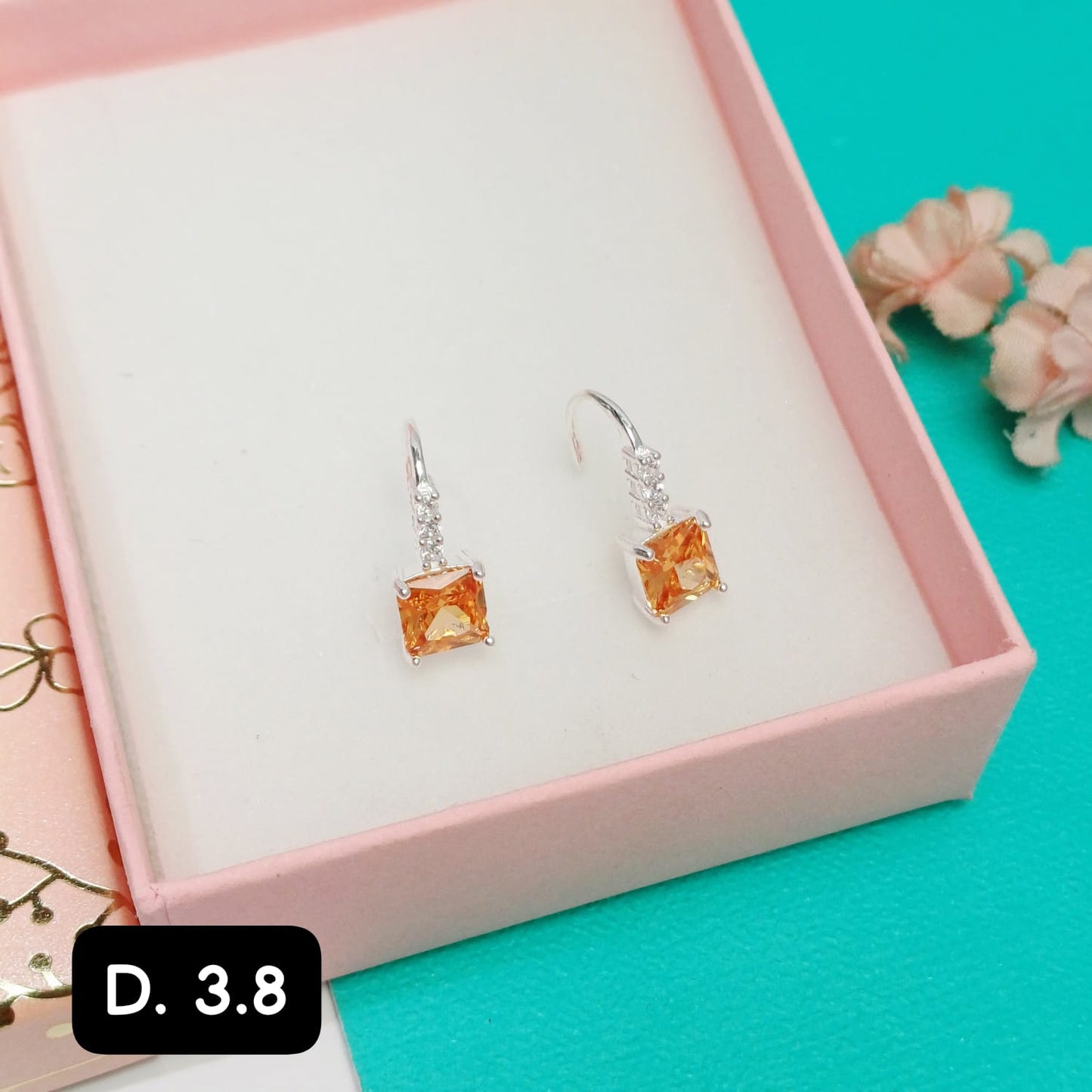 Arete de diseño cuadrado