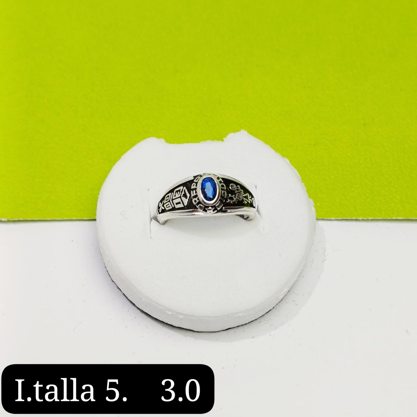 Anillo de graduación preparatoria