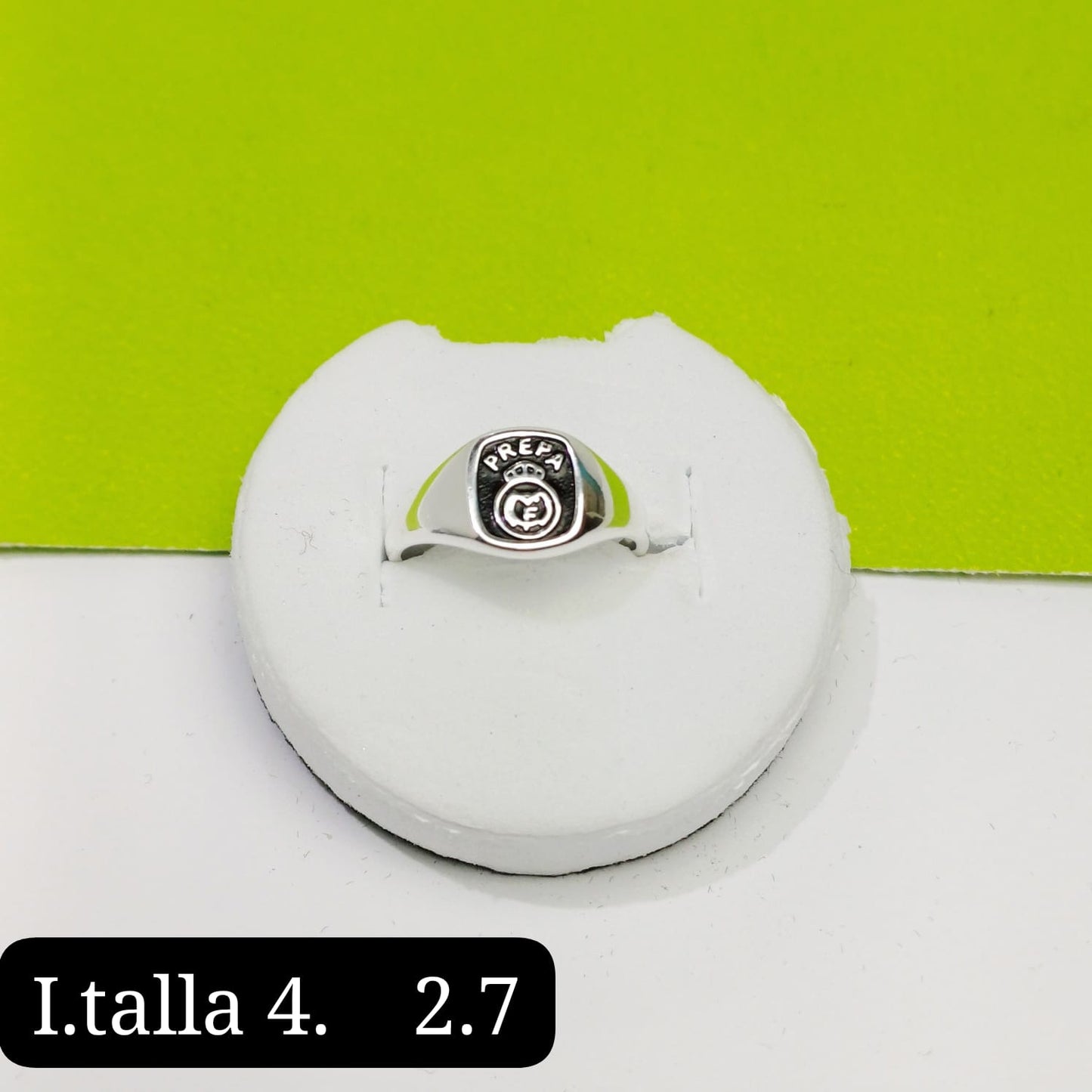 Anillo de graduación preparatoria