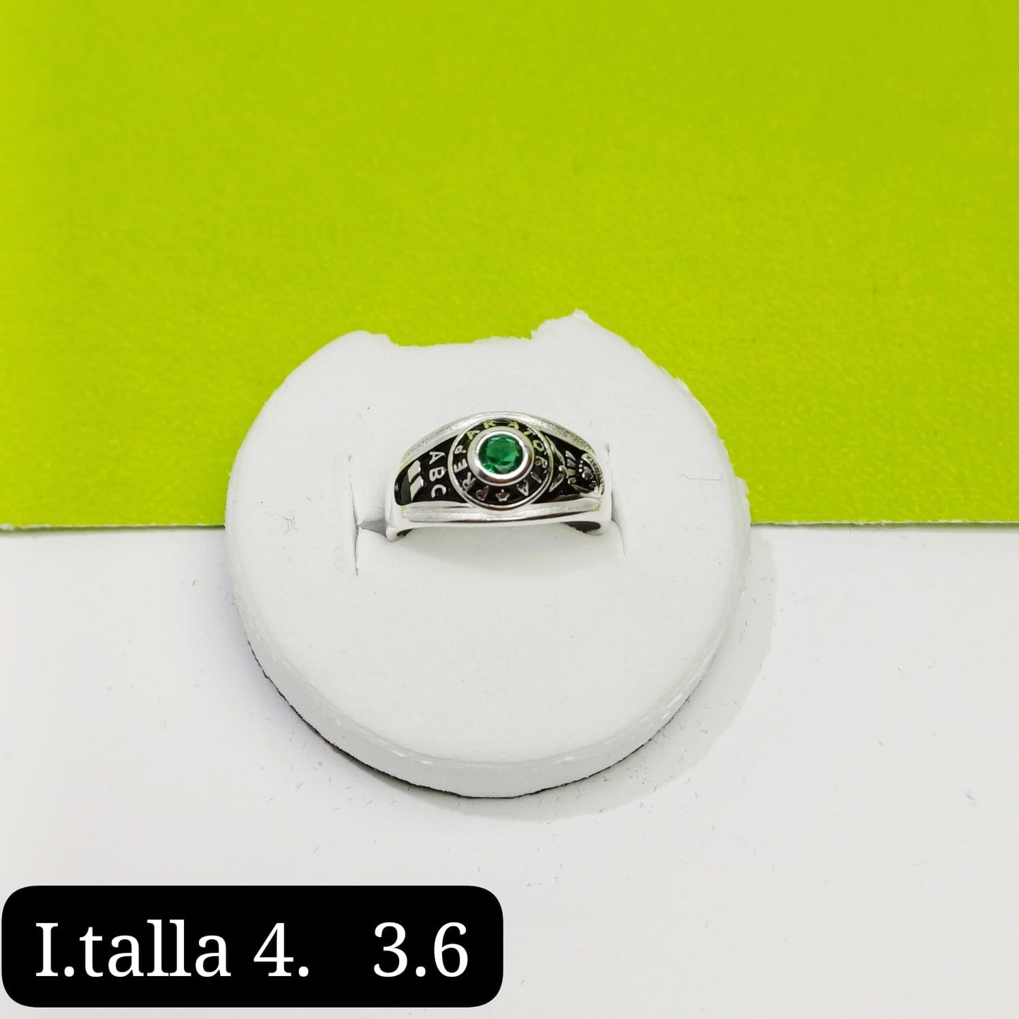 Anillo de graduación preparatoria
