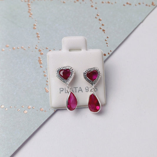 P1012_59  - aretes de broquel de corazón con lagrima zirconia fucsia.