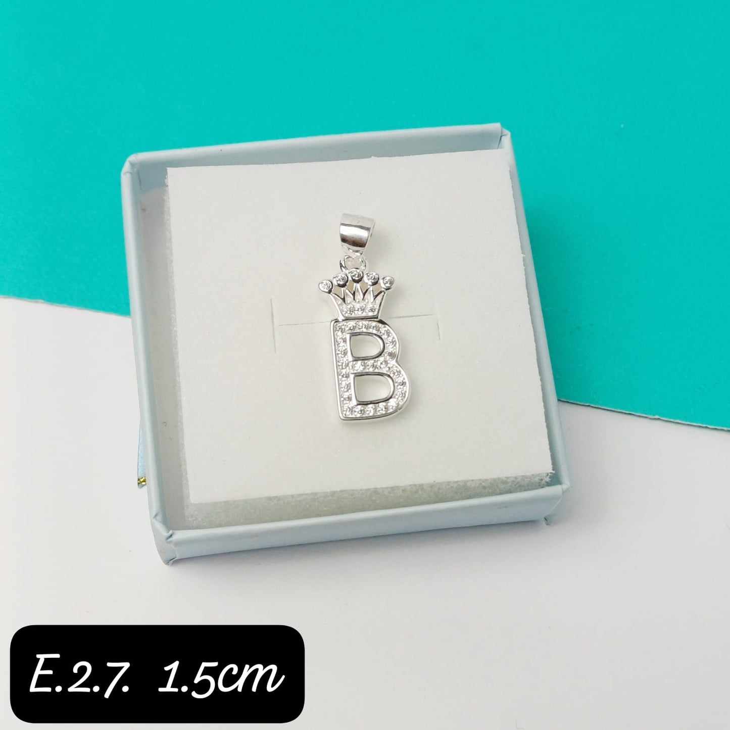 Dije de inicial "B"