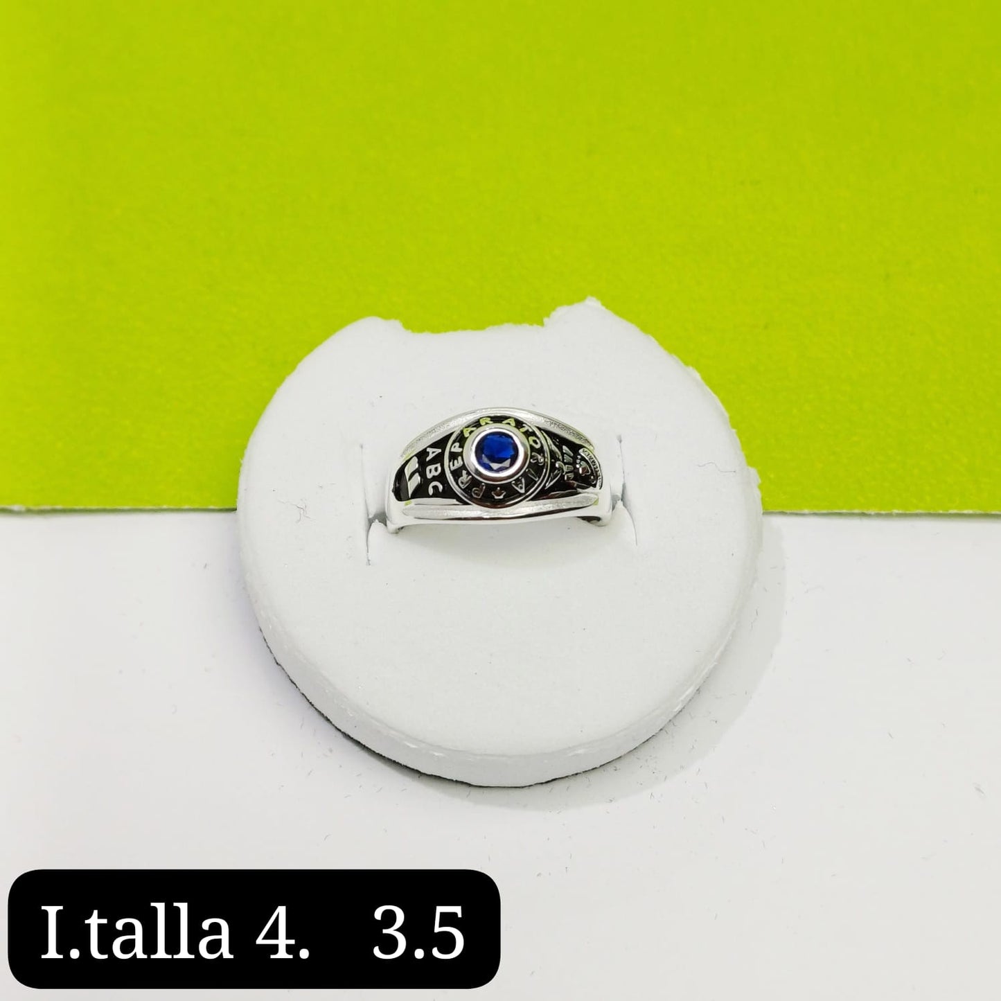 Anillo de graduación preparatoria