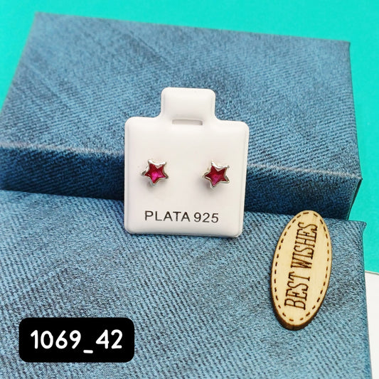 Arete de Broquel de estrella fucsia