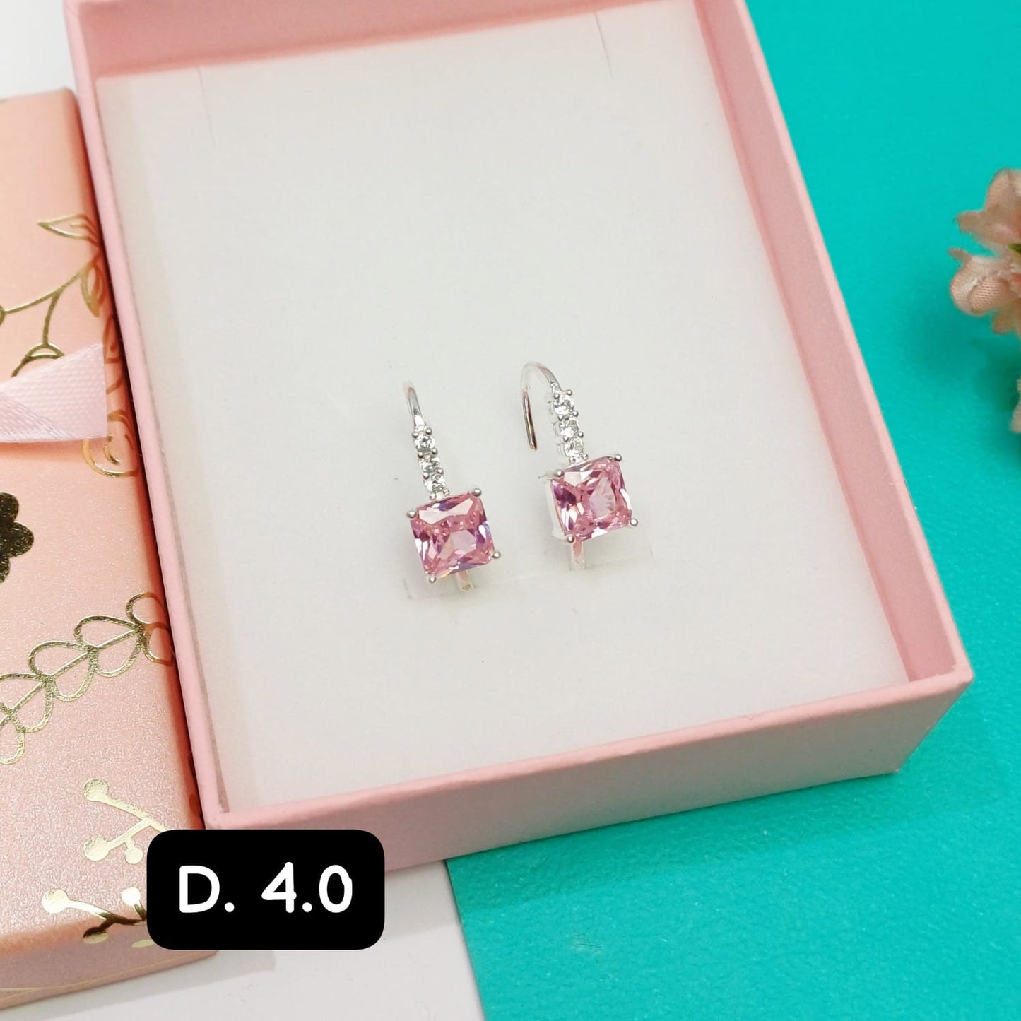 Arete de diseño cuadrado