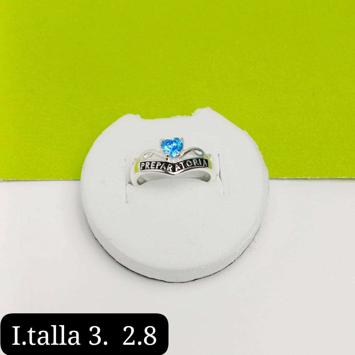Anillo de graduación preparatoria