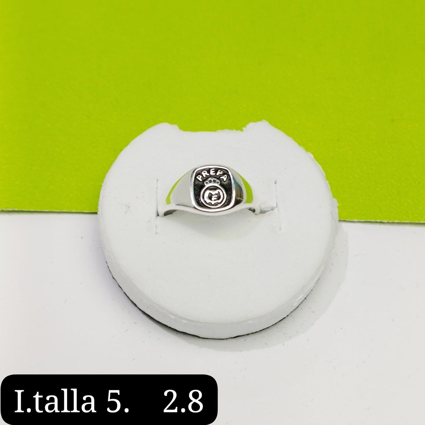 Anillo de graduación preparatoria