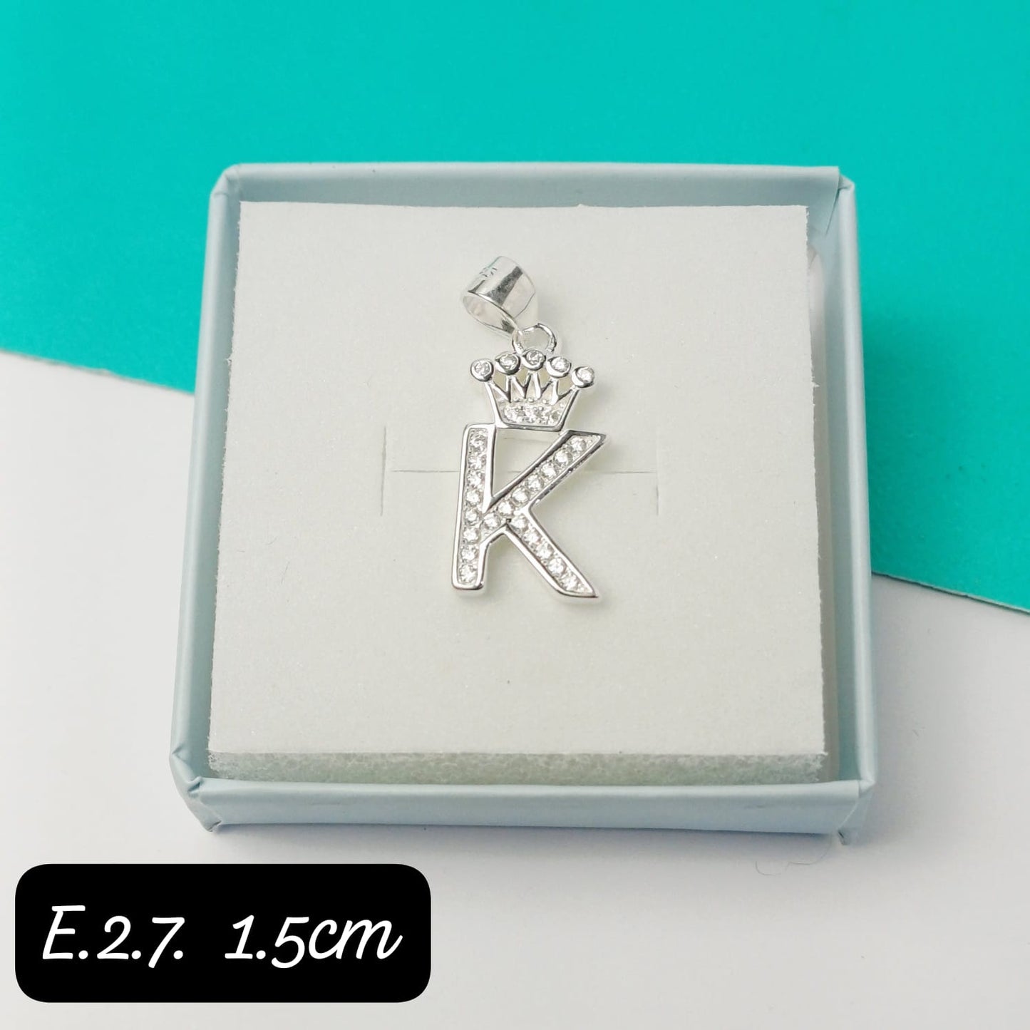 Dije de inicial "K"