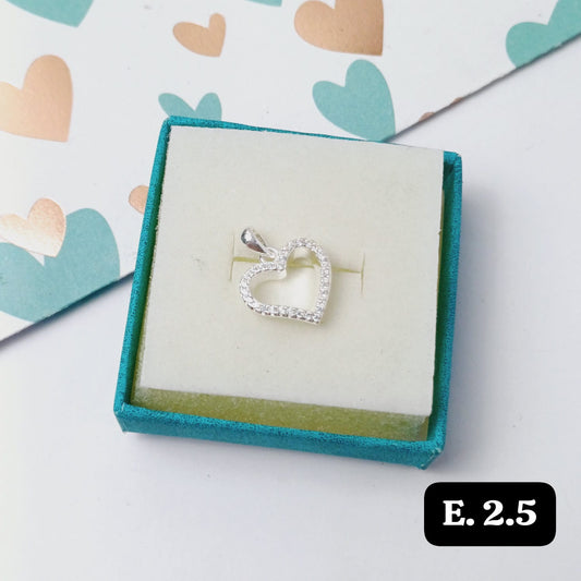 PEF58 - Dije de corazón