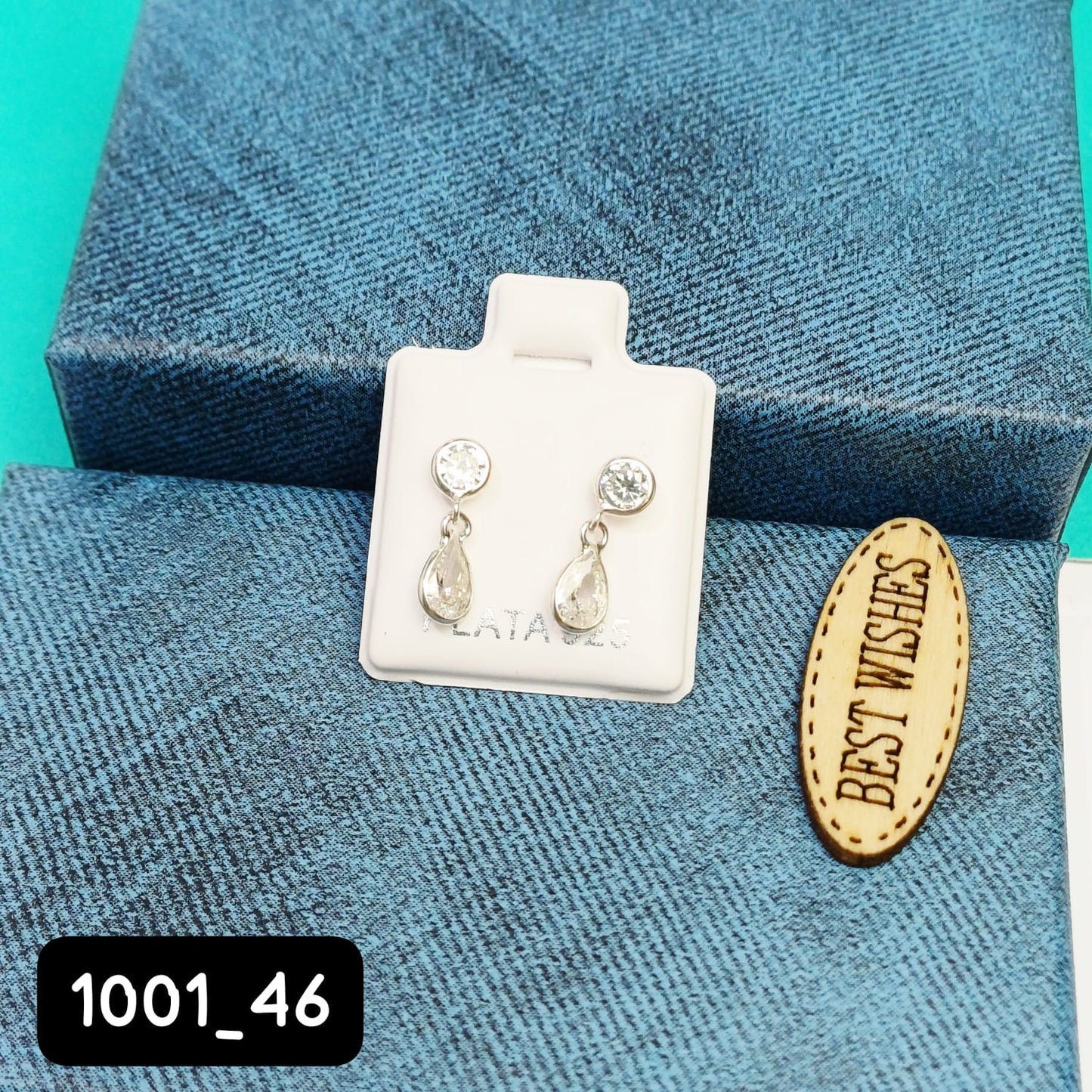 Arete de Broquel con lagrima
