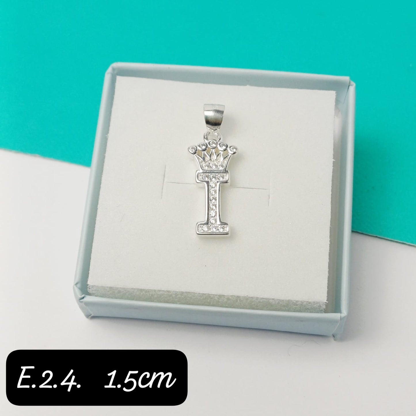 Dije de inicial "I"