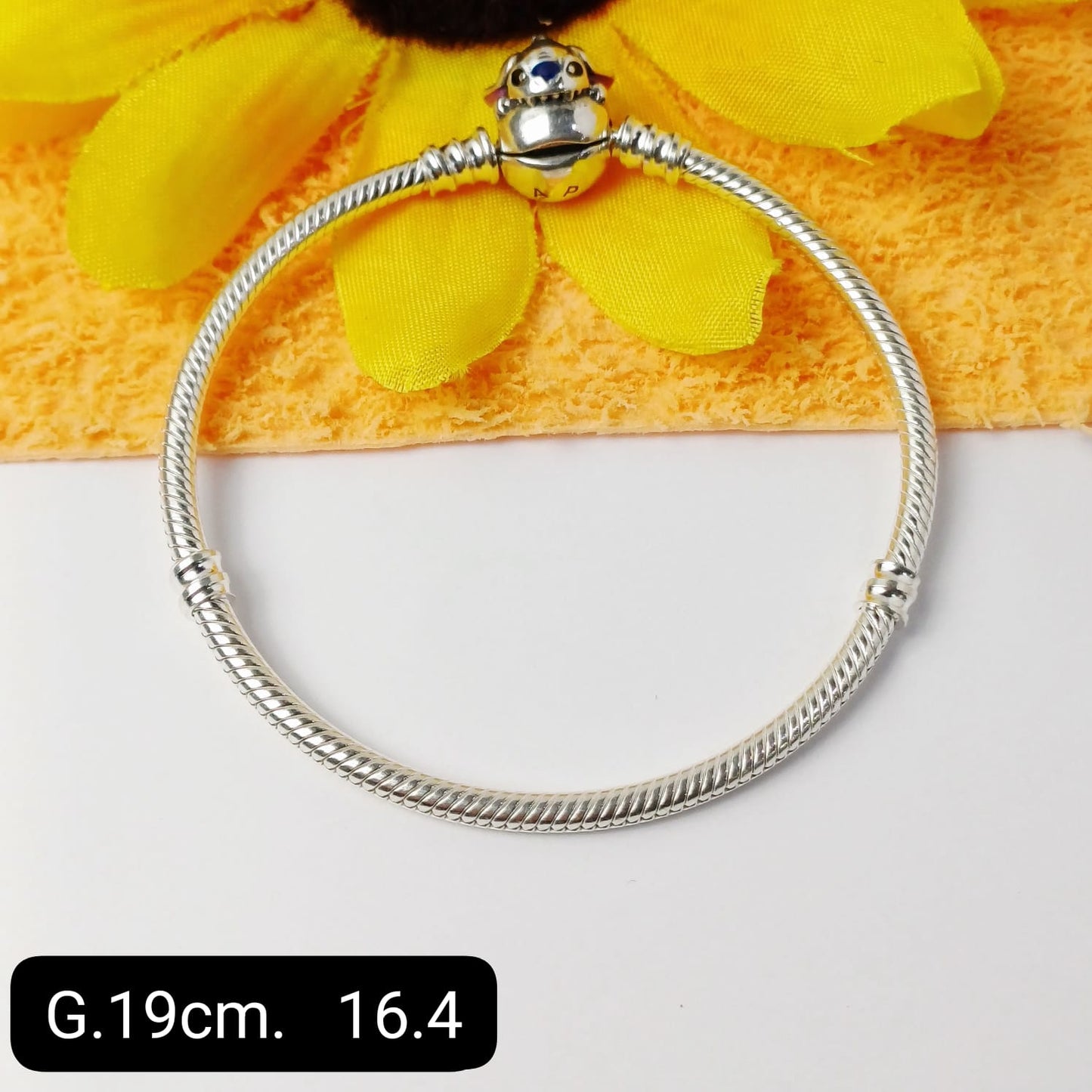 Pulsera  para dama broche de stitch