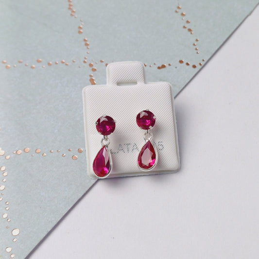 P1051_51  - aretes de broquel de lagrima con zirconia fucsia.