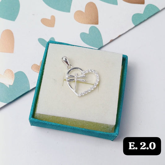 PEF46 - Dije de corazón con Libélula