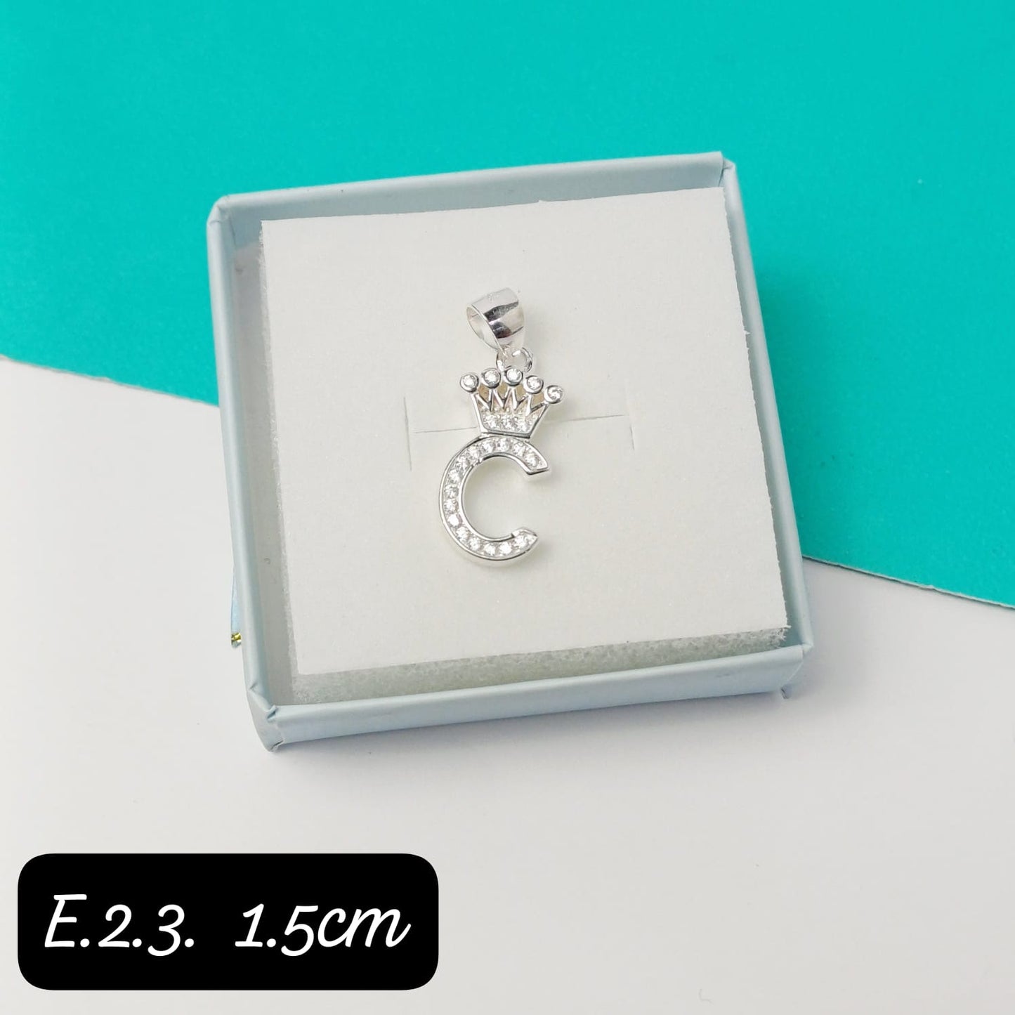 Dije de inicial "C"