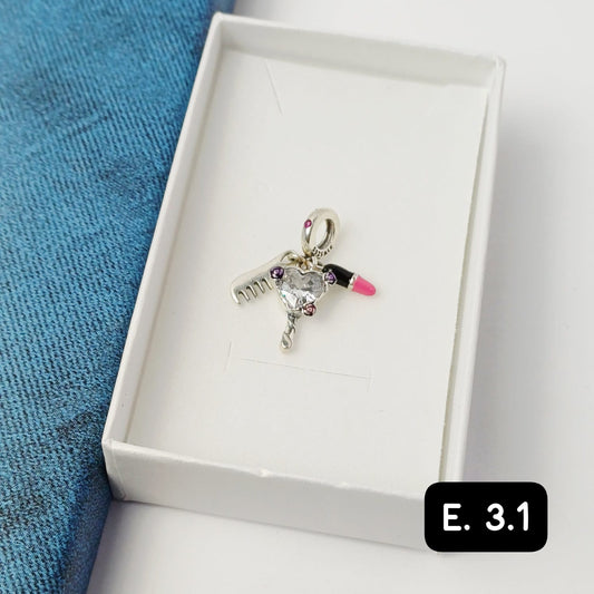 Dije de espejo y labial