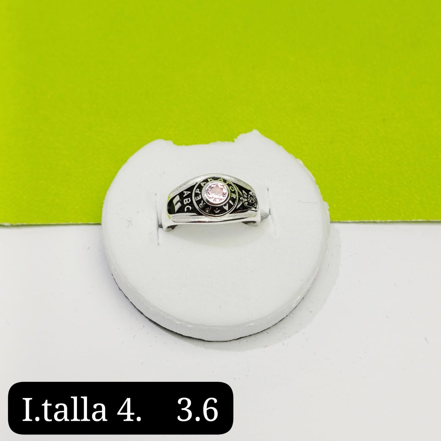 Anillo de graduación preparatoria