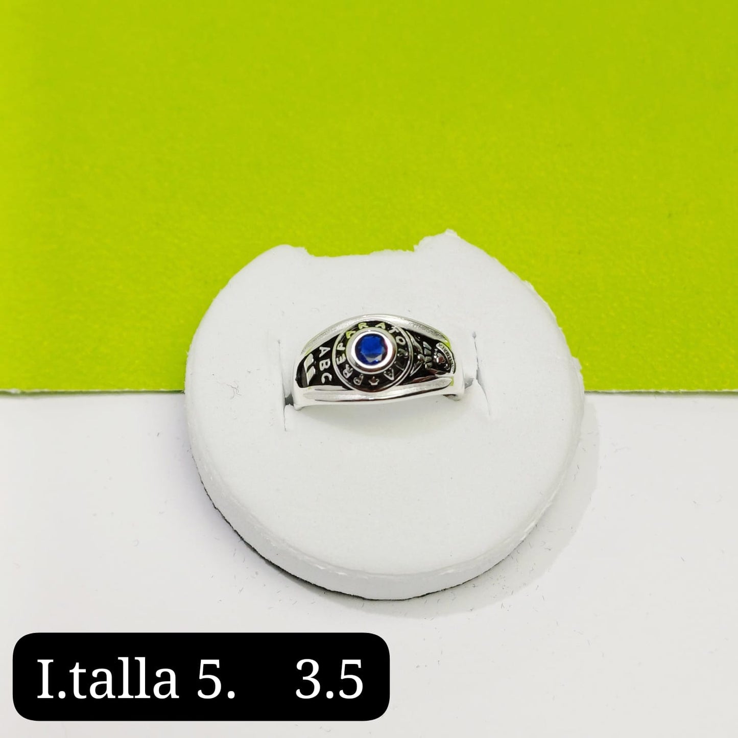 Anillo de graduación preparatoria
