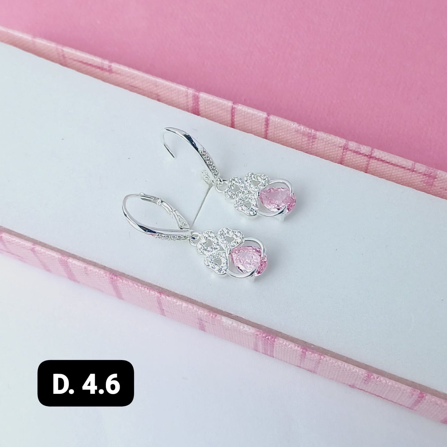 Arete de  diseño  de flor